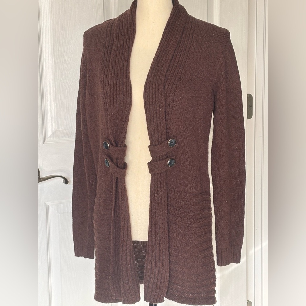Fortune + Ivy Women's Brown Sweater with Button and Ribbing Detail. Sz M NWOT